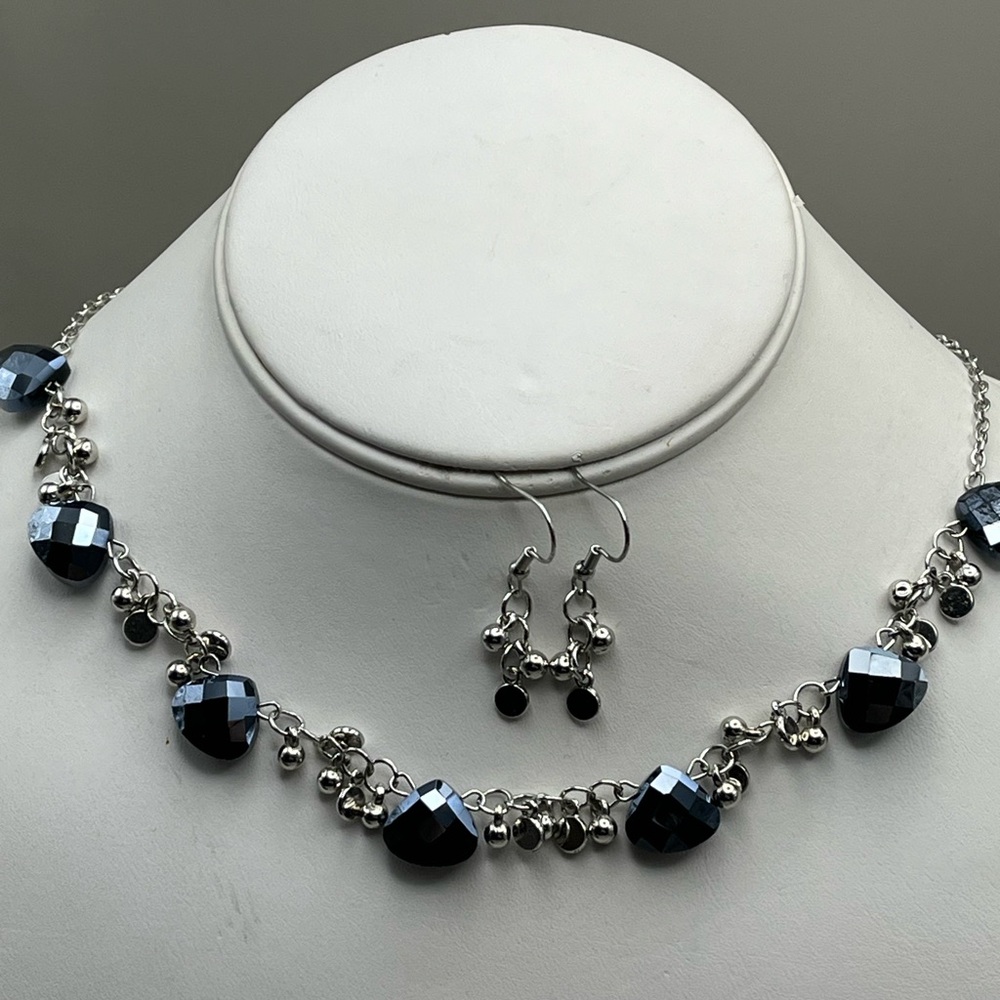 Elegant Silver and Navy Blue Necklace and Earring Set
